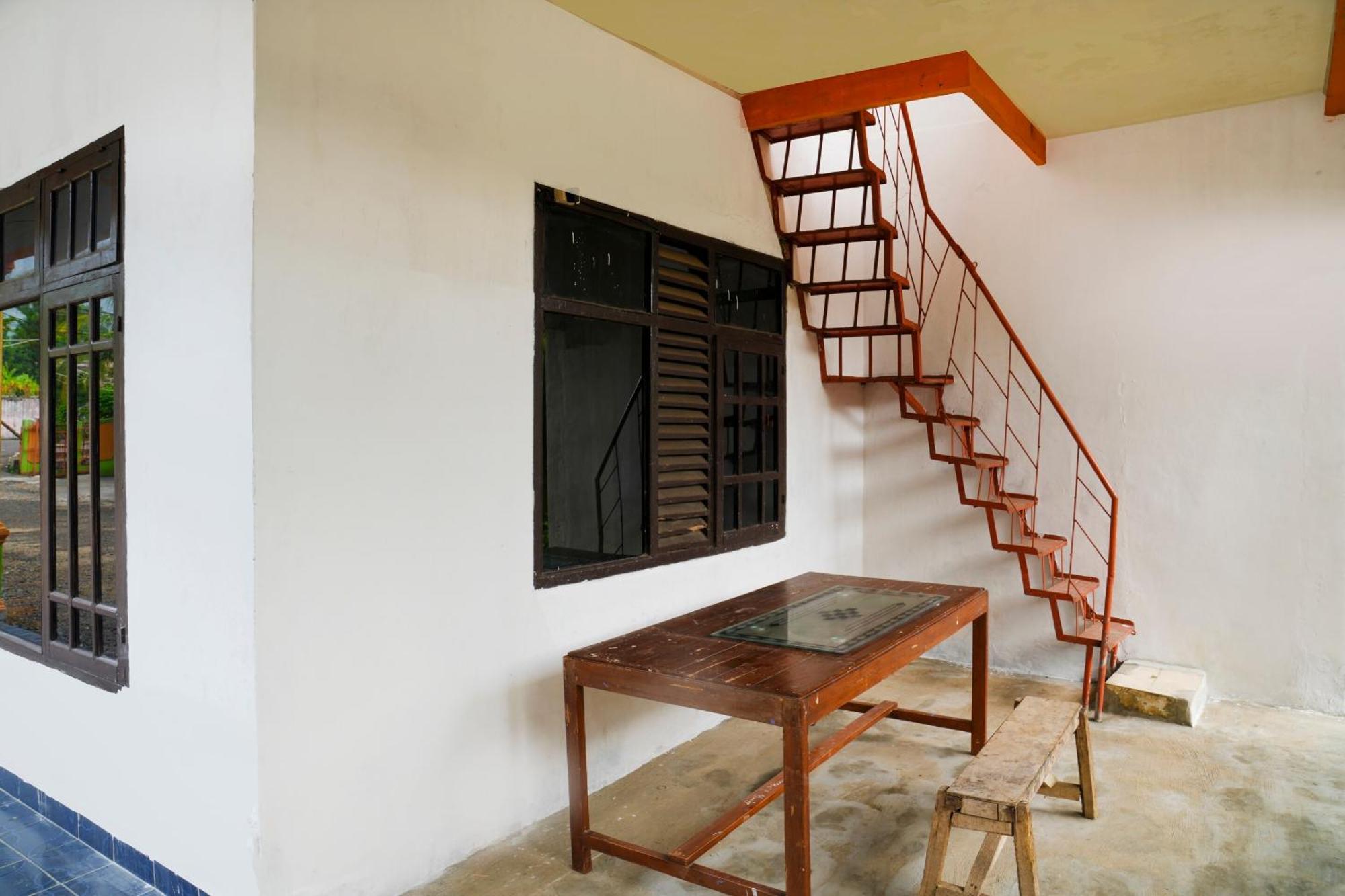 Spot On 92856 Home Stay Syariah Aom Kusman Sukabumi Exterior photo